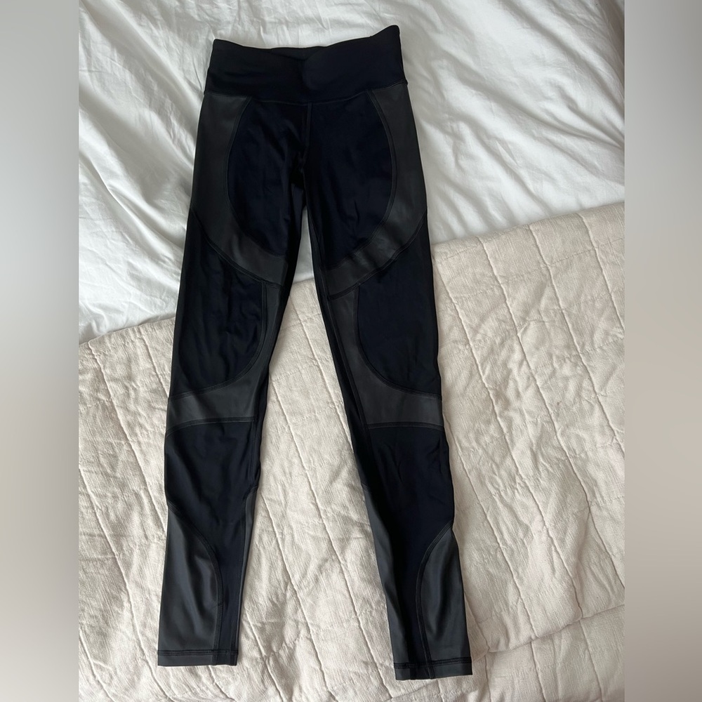 lululemon athletica Black High-Waist Paneled Leggings